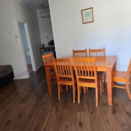 Colonial Rose Motel タウンズビル エクステリア 写真