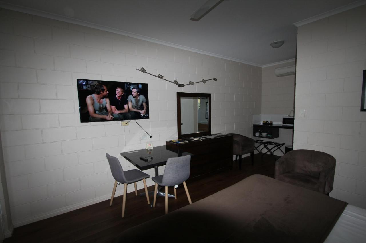 Colonial Rose Motel タウンズビル エクステリア 写真