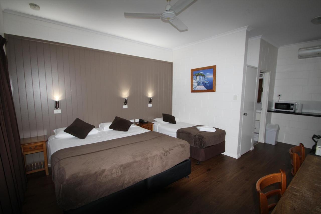 Colonial Rose Motel タウンズビル エクステリア 写真