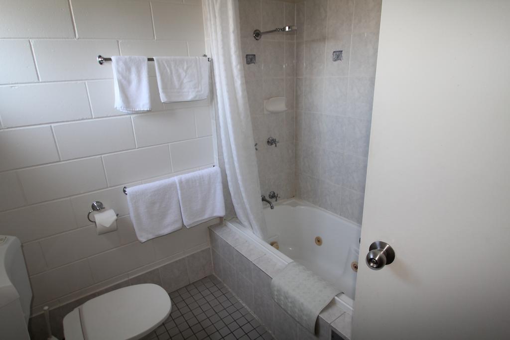 Colonial Rose Motel タウンズビル エクステリア 写真
