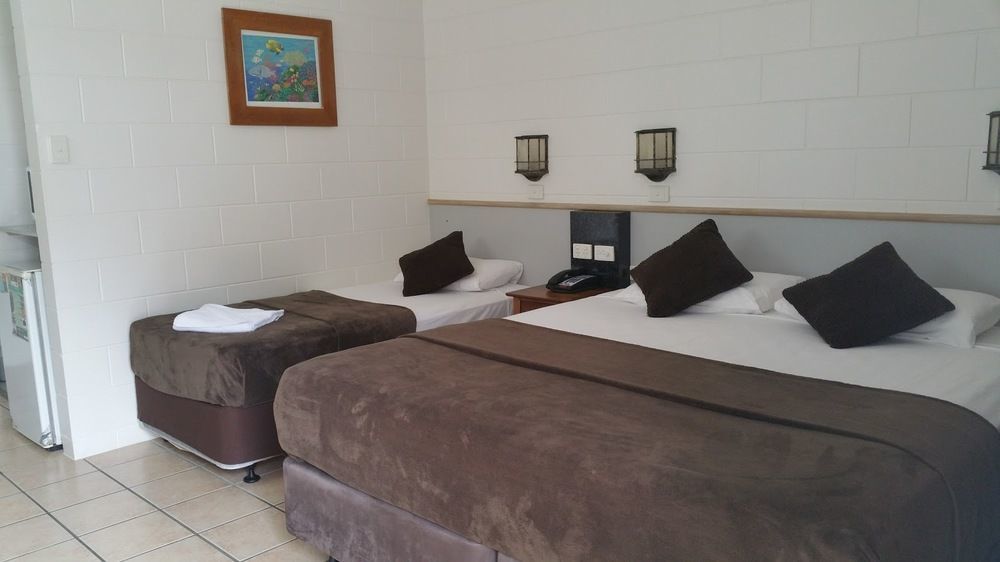 Colonial Rose Motel タウンズビル エクステリア 写真