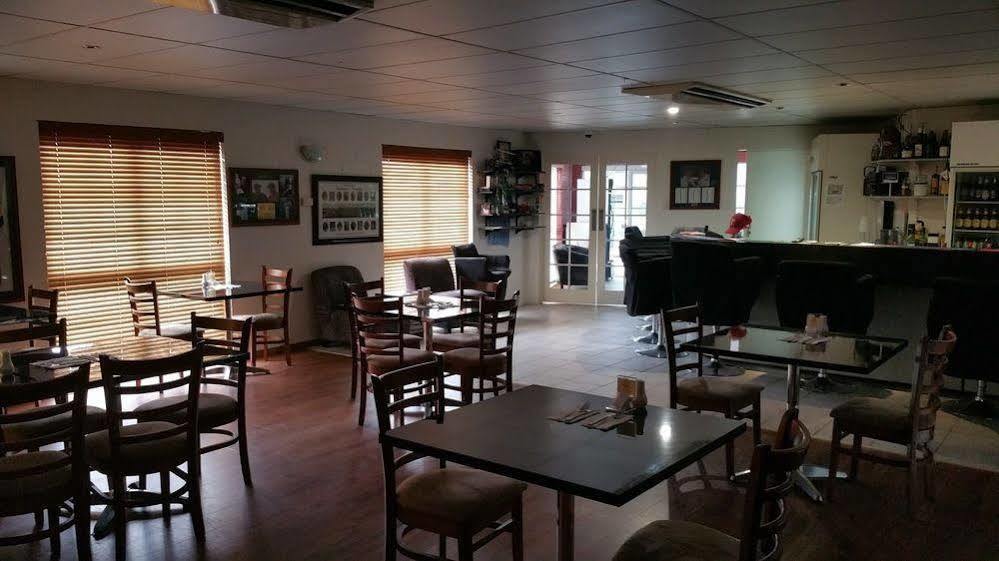 Colonial Rose Motel タウンズビル エクステリア 写真