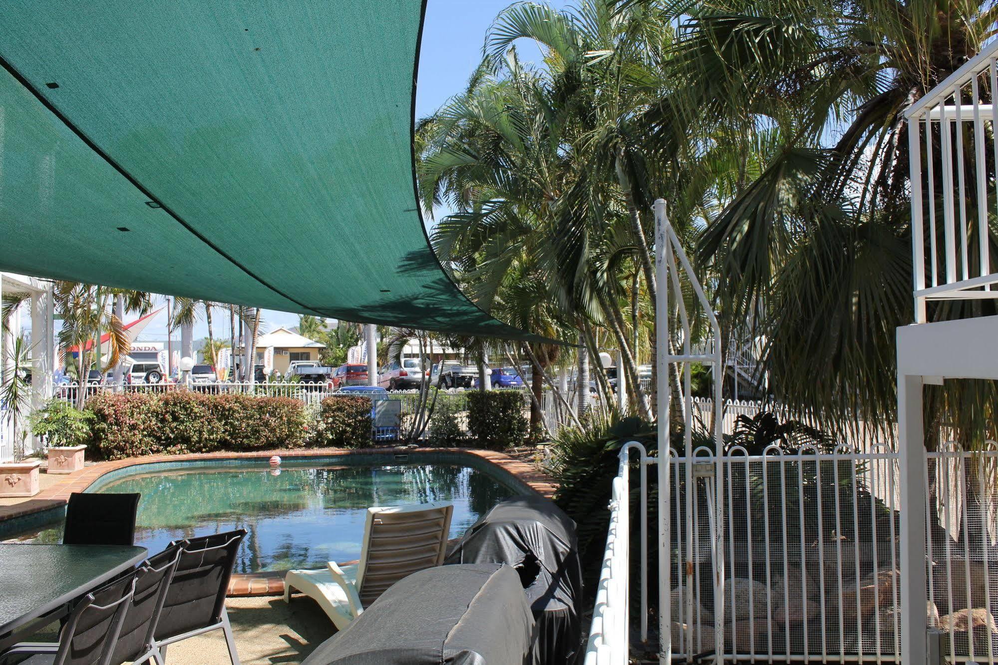 Colonial Rose Motel タウンズビル エクステリア 写真